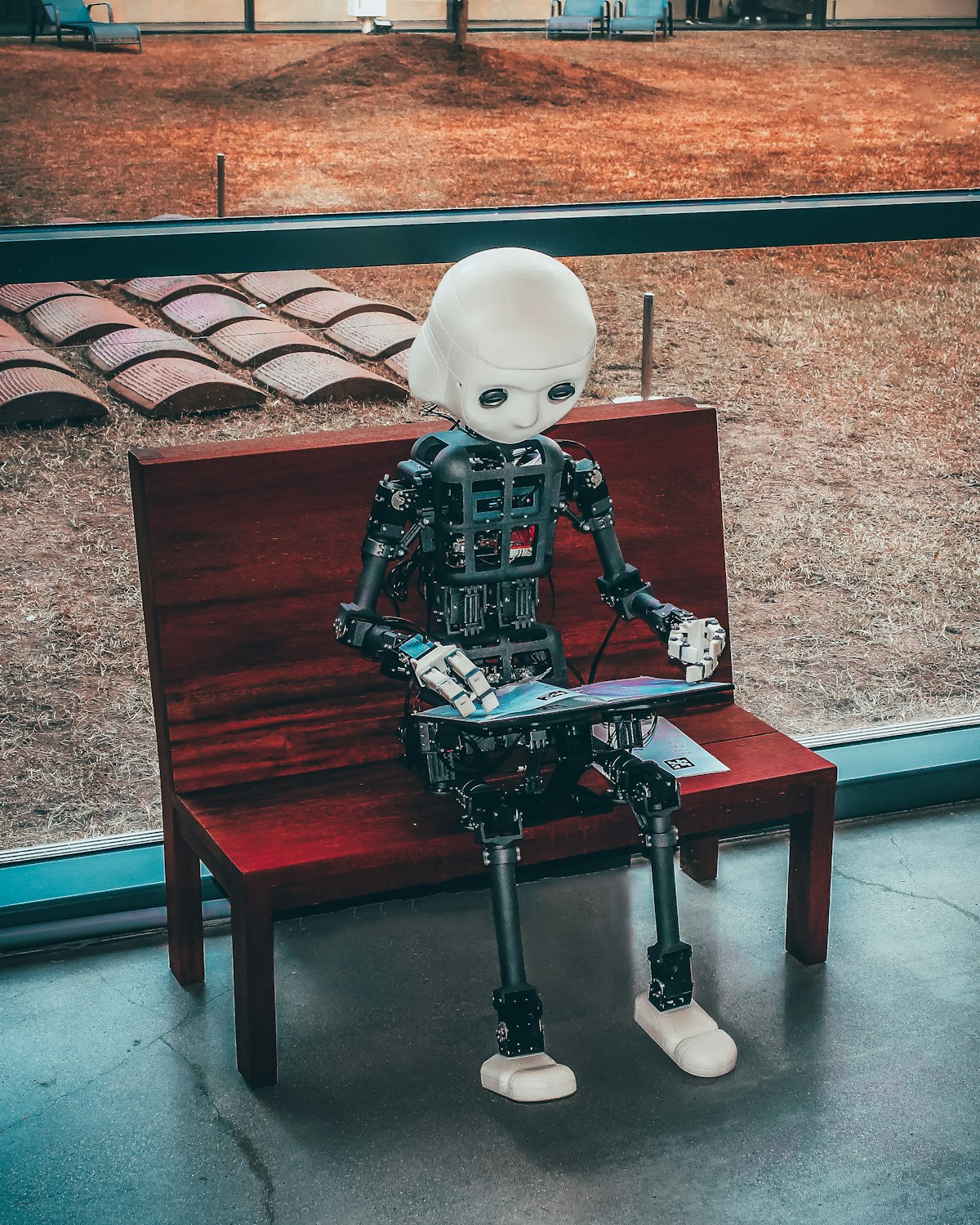 Representasi visual robotik dan jaringan kecerdasan buatan dalam memproses bahasa dan data komputasi modern